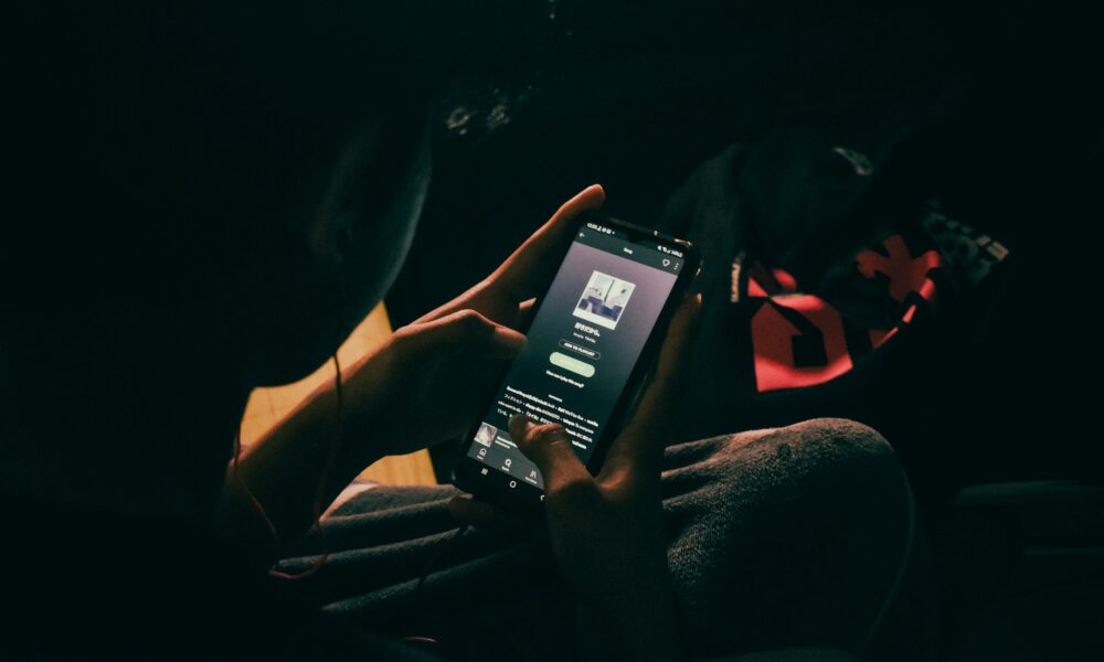 why-holafly’s-esim-is-the-fintech-of-mobile-connectivity